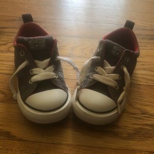 Boys converse no tie tennis shoes